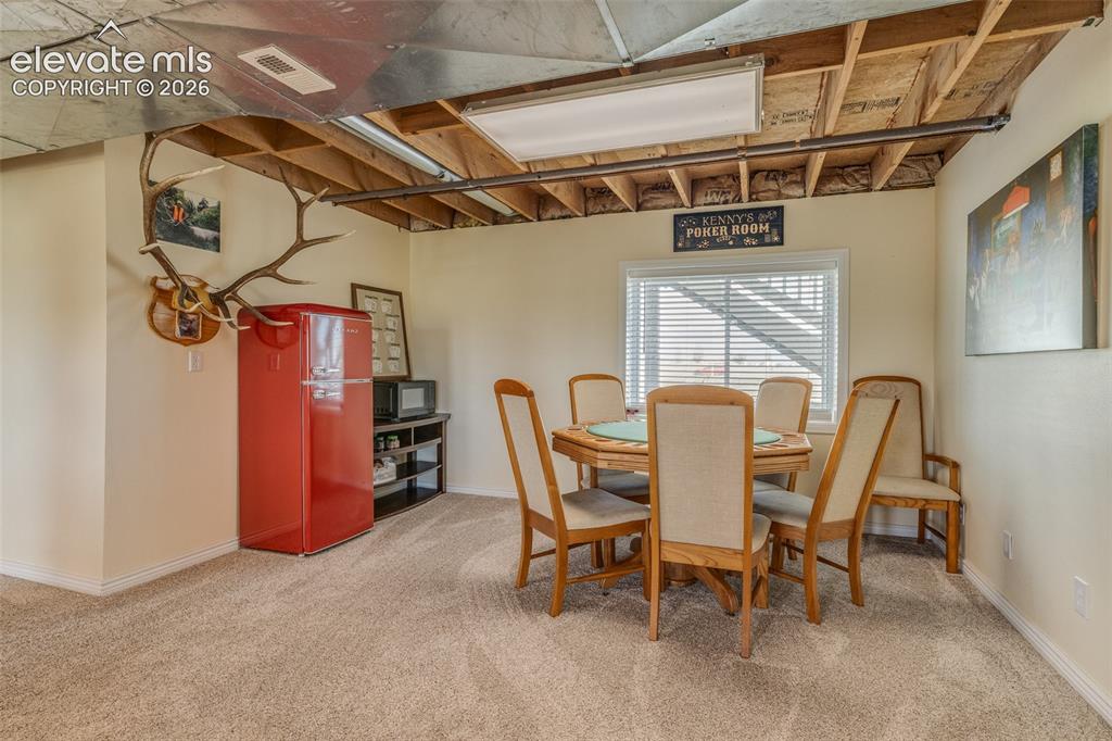 Image 29 of 46: Dining Area