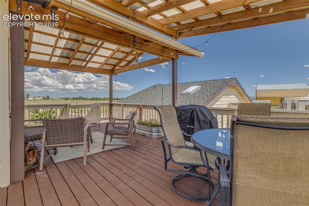 Image 7 of 46: Deck
