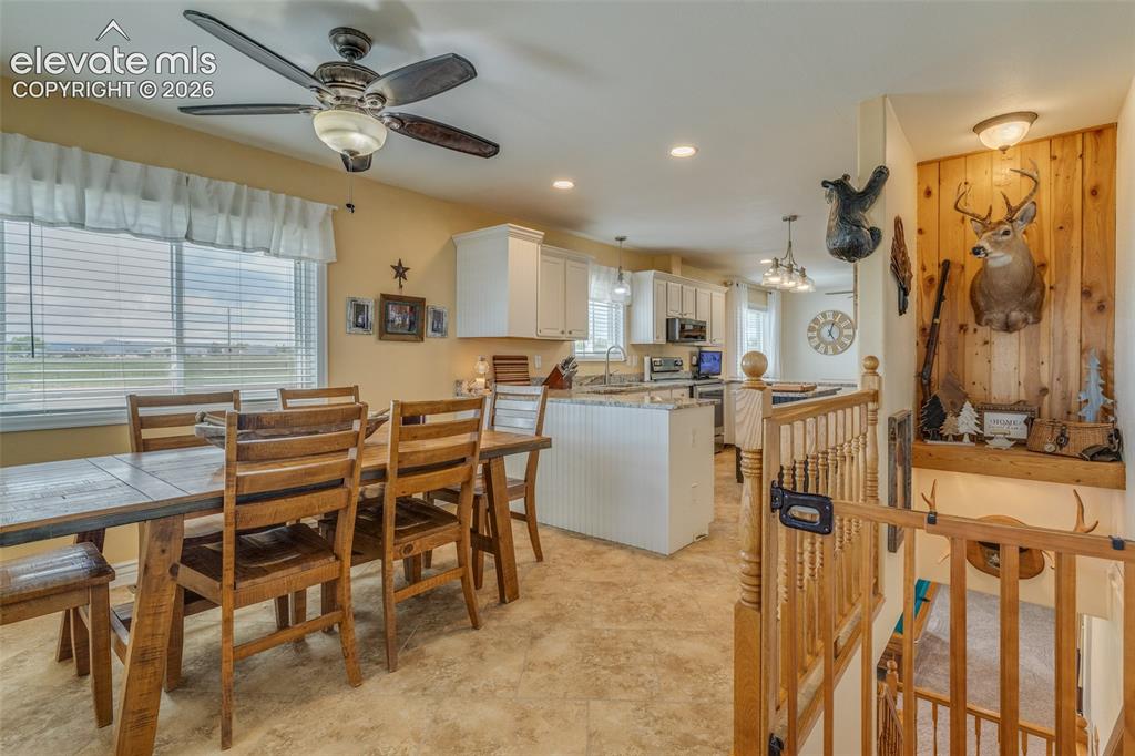 Image 8 of 46: Dining Area