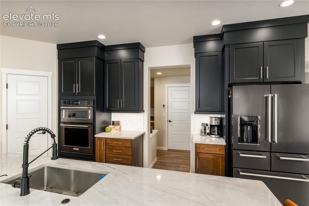 Image 10 of 46: Kitchen