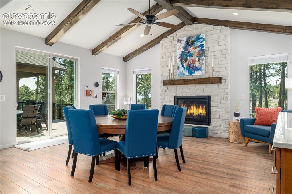 Image 11 of 46: Dining Area