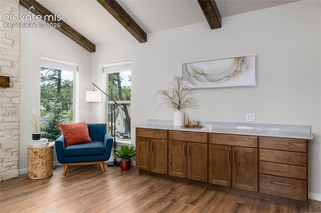 Image 12 of 46: Sitting Room