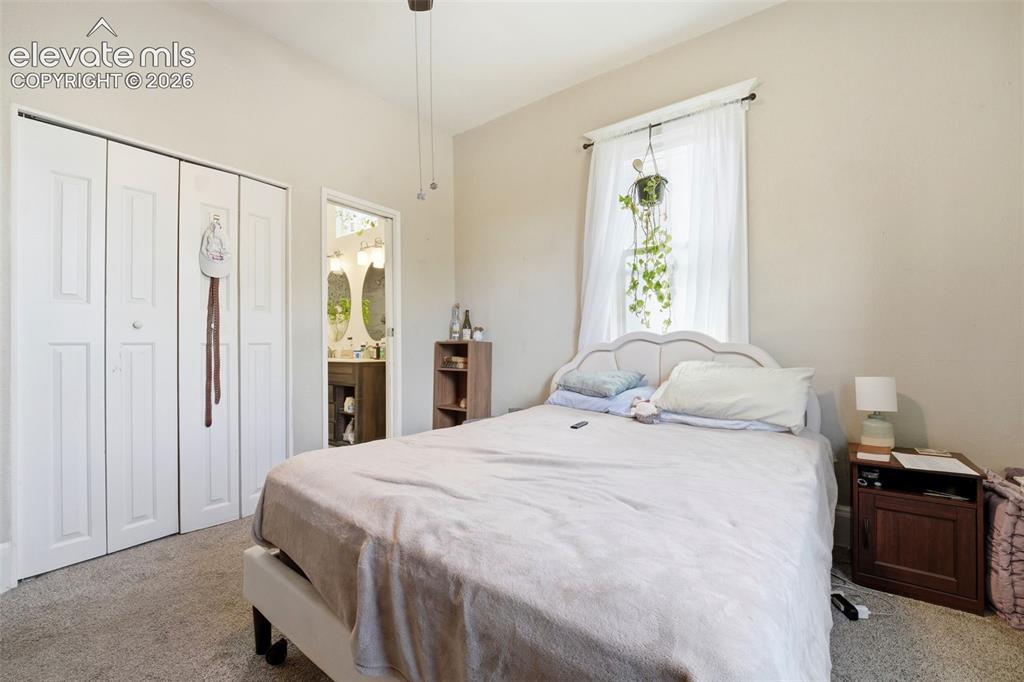 Image 18 of 41: Bedroom