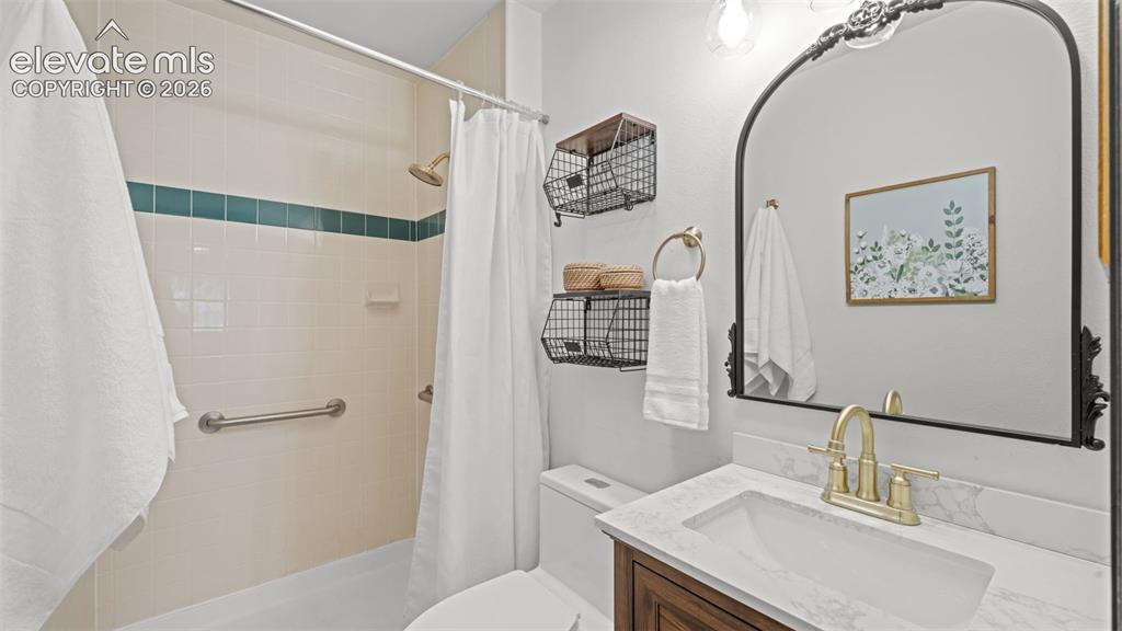 Image 11 of 39: Bathroom