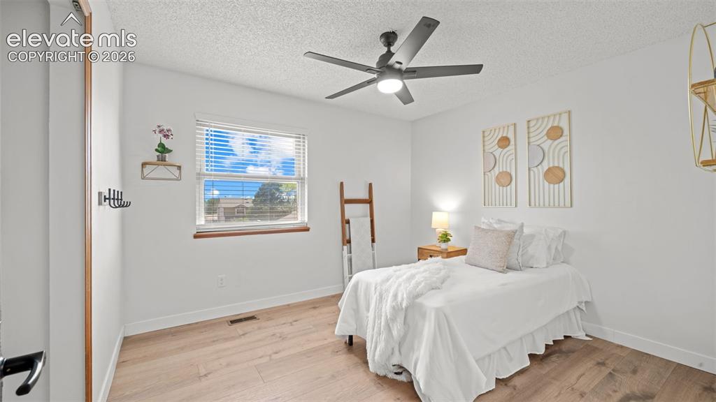 Image 17 of 39: Bedroom