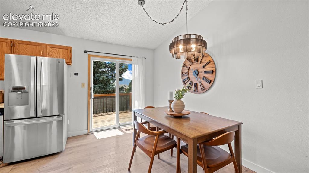 Image 5 of 39: Dining Area