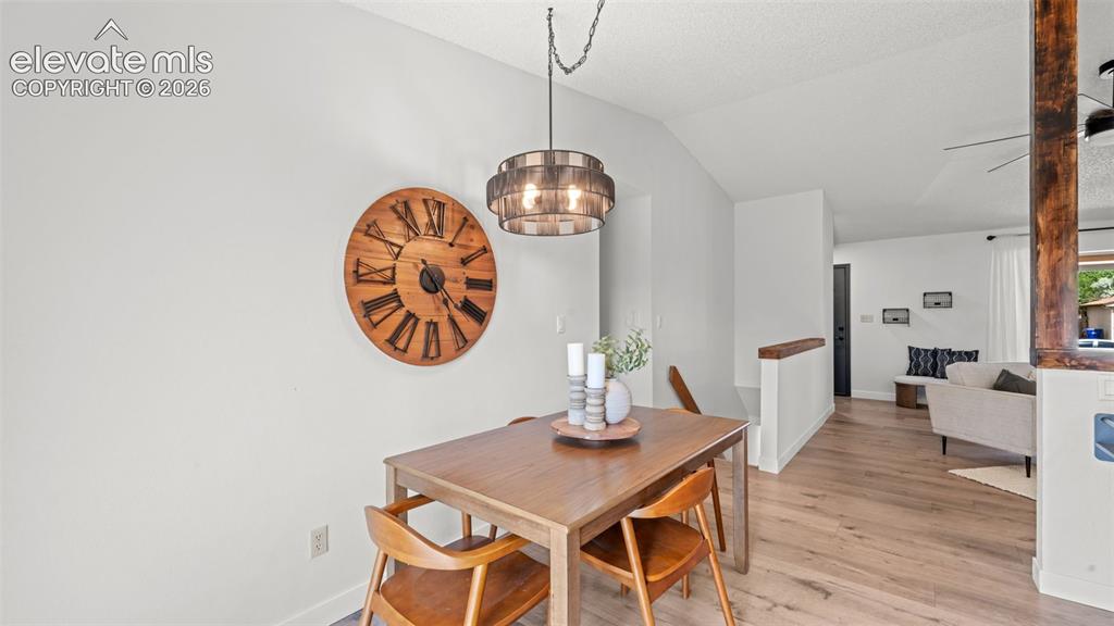 Image 9 of 39: Dining Area