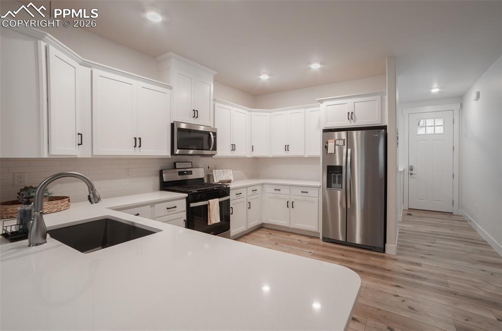 Image 7 of 43: Kitchen