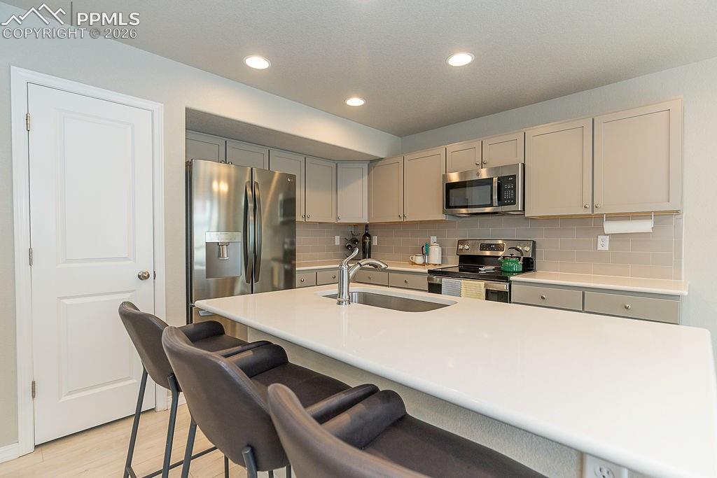 Image 6 of 33: Kitchen