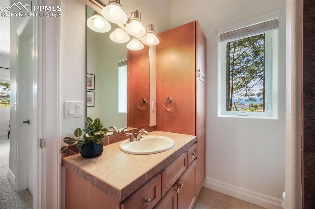 Image 43 of 49: Bathroom
