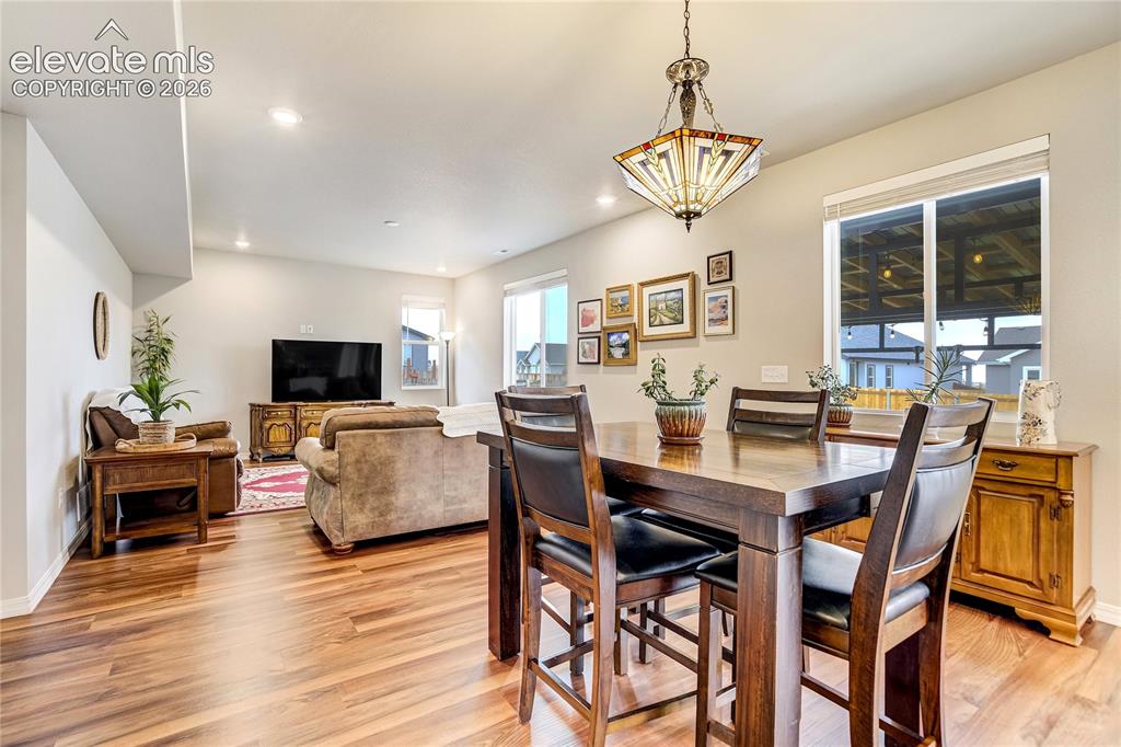 Image 12 of 50: Dining Area