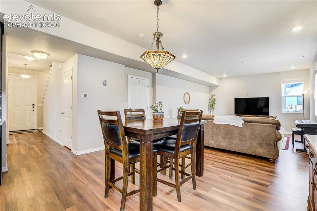Image 15 of 50: Dining Area