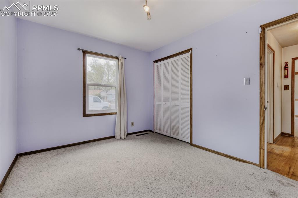 Image 15 of 28: Bedroom