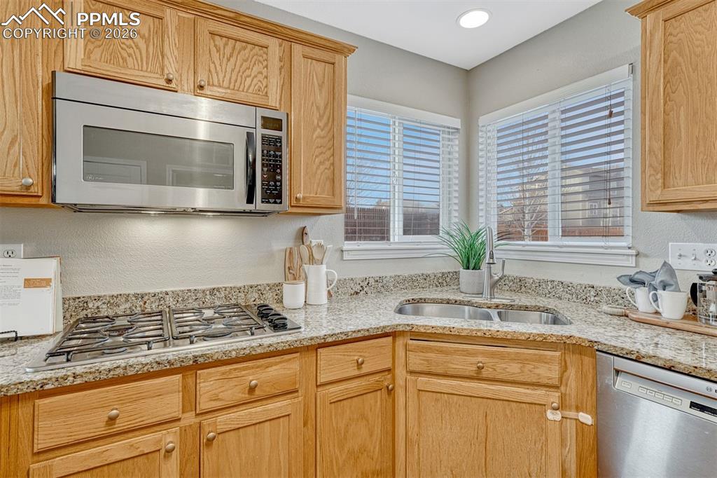 Image 10 of 38: Kitchen