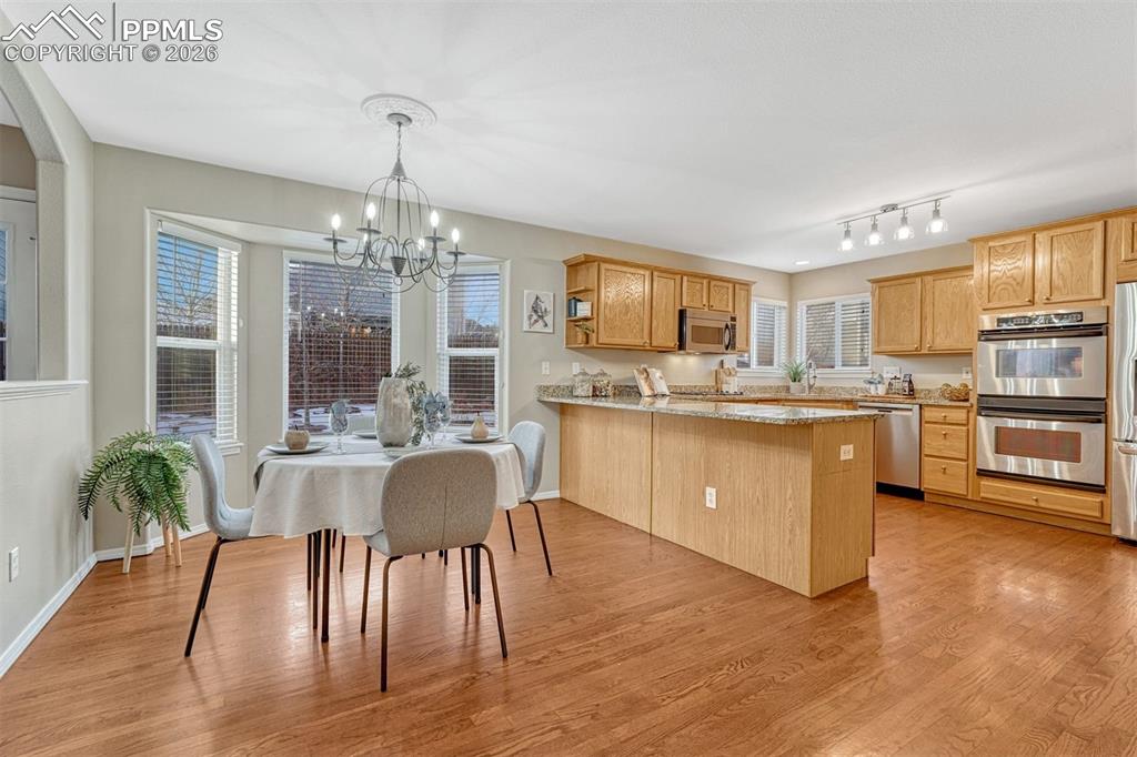 Image 4 of 38: Kitchen