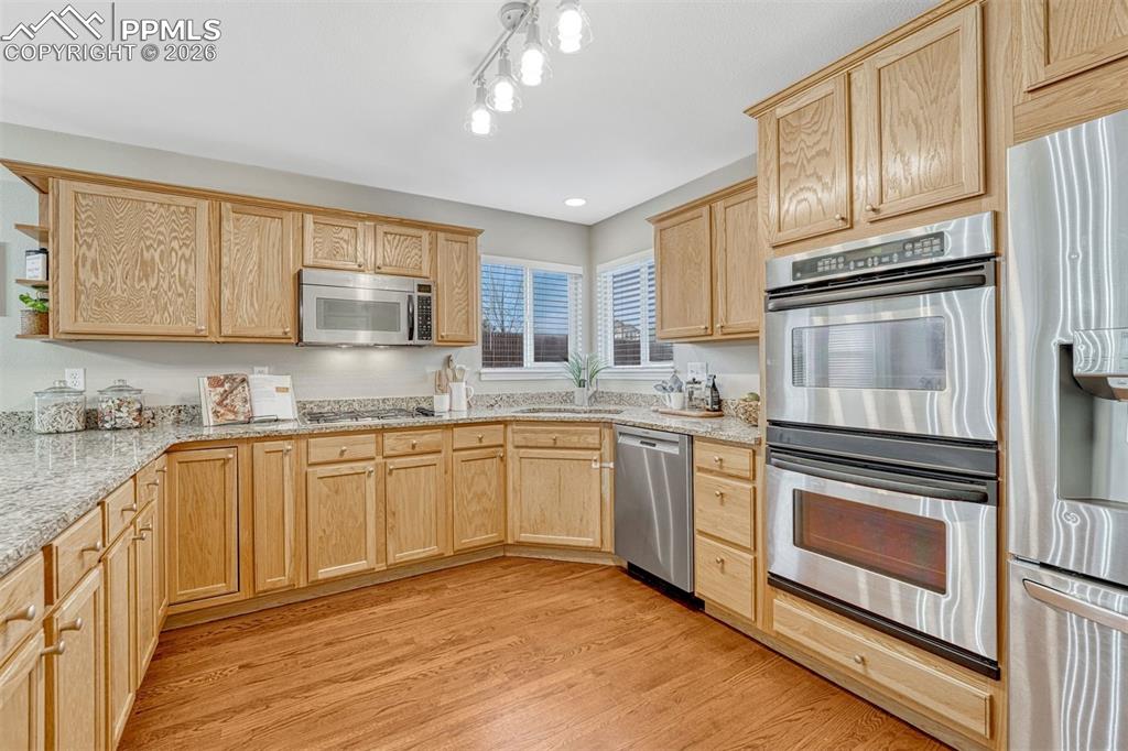 Image 9 of 38: Kitchen