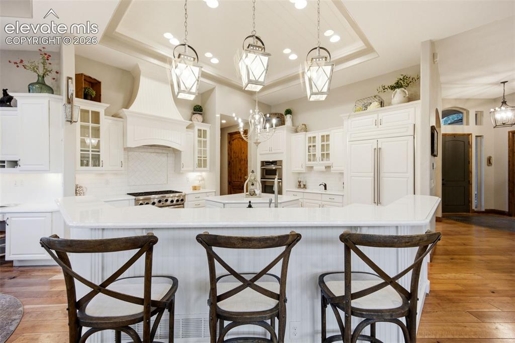 Image 12 of 50: Kitchen