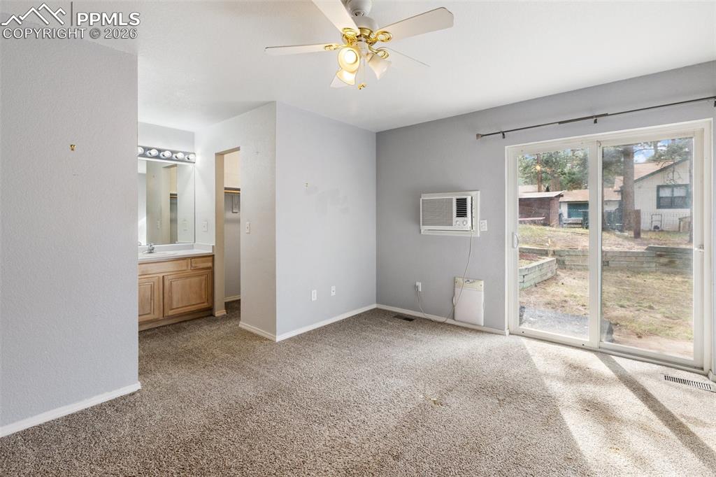 Image 18 of 38: Bedroom