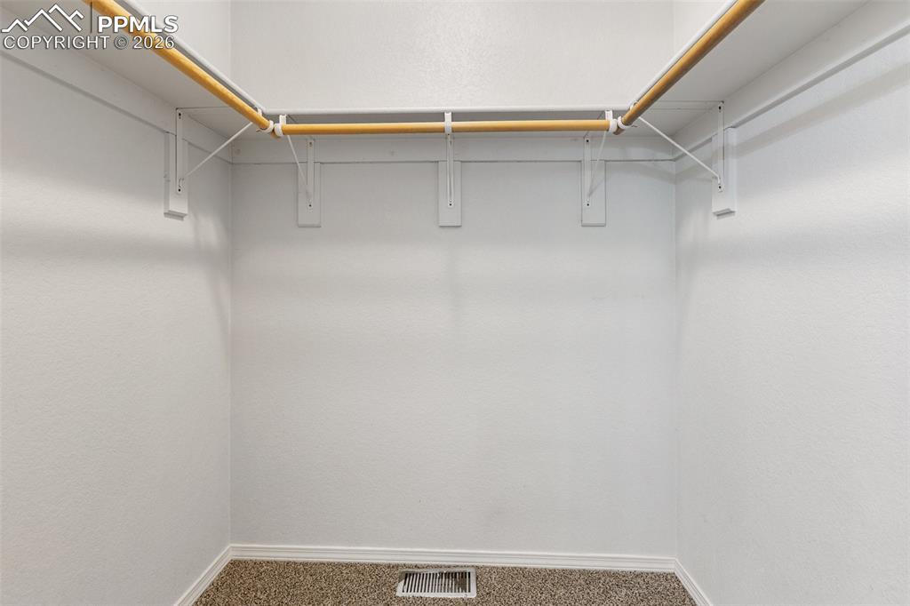 Image 21 of 38: Closet