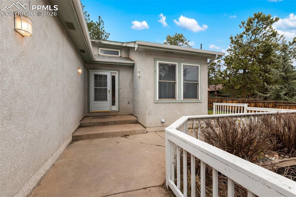 Image 3 of 38: Entry