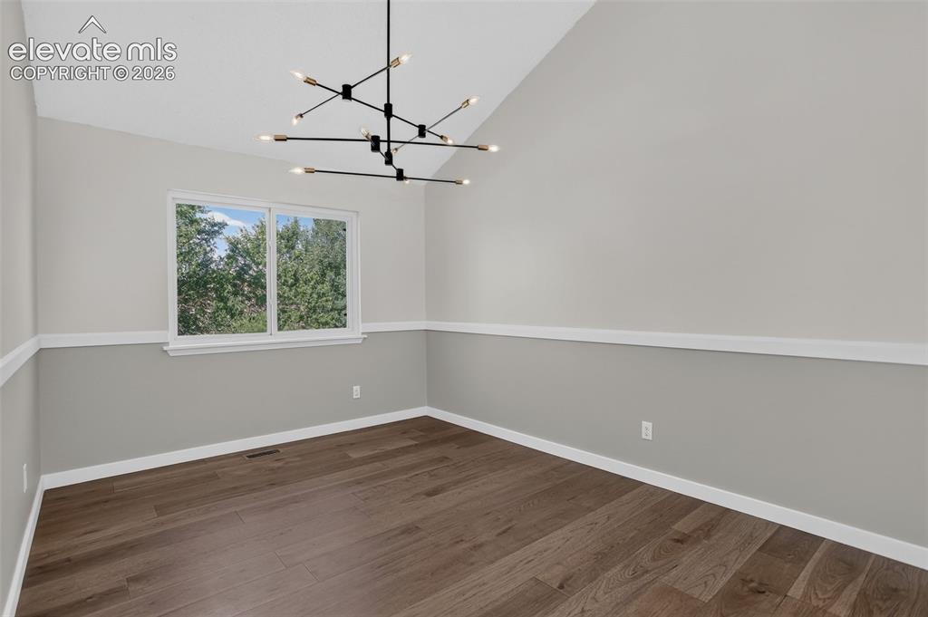 Image 14 of 50: Formal Dining