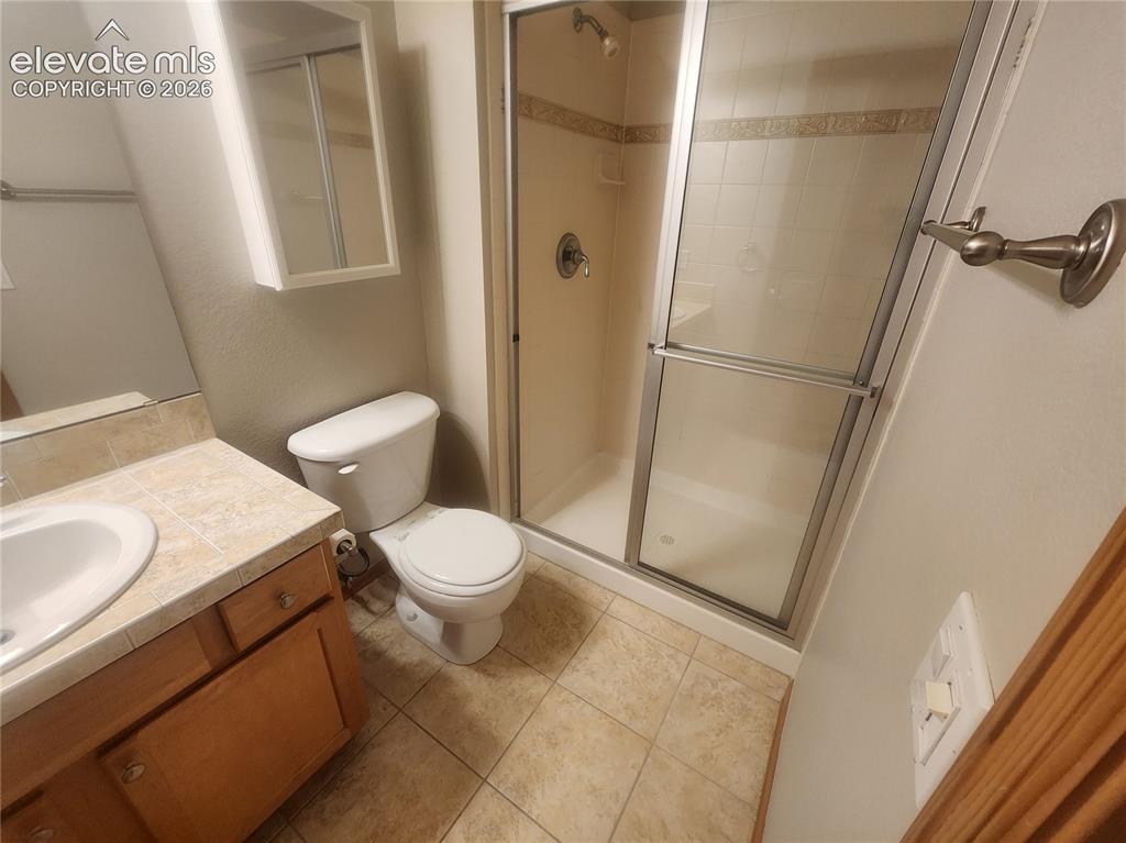 Image 24 of 39: Bathroom