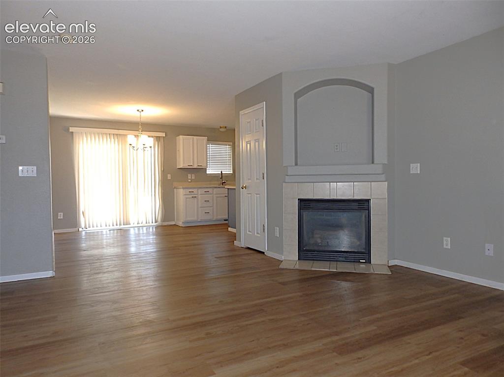 Image 2 of 11: Living Room
