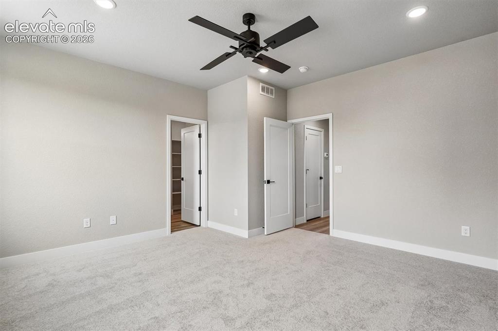 Image 15 of 25: Bedroom