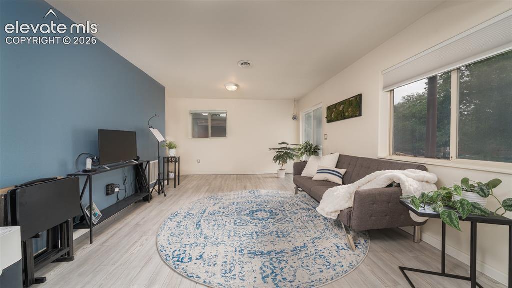 Image 14 of 26: Living Room