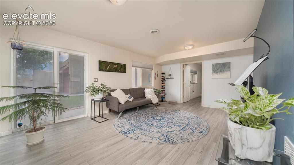 Image 15 of 26: Living Room