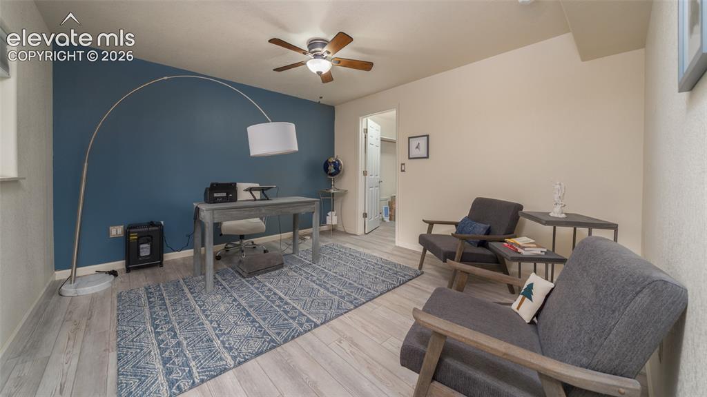 Image 16 of 26: Office