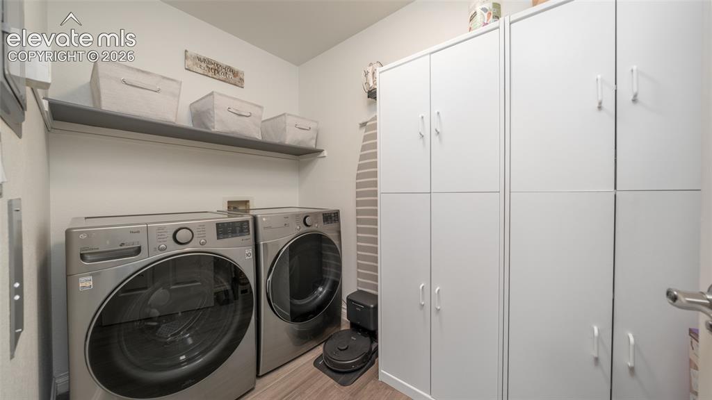 Image 21 of 26: Laundry