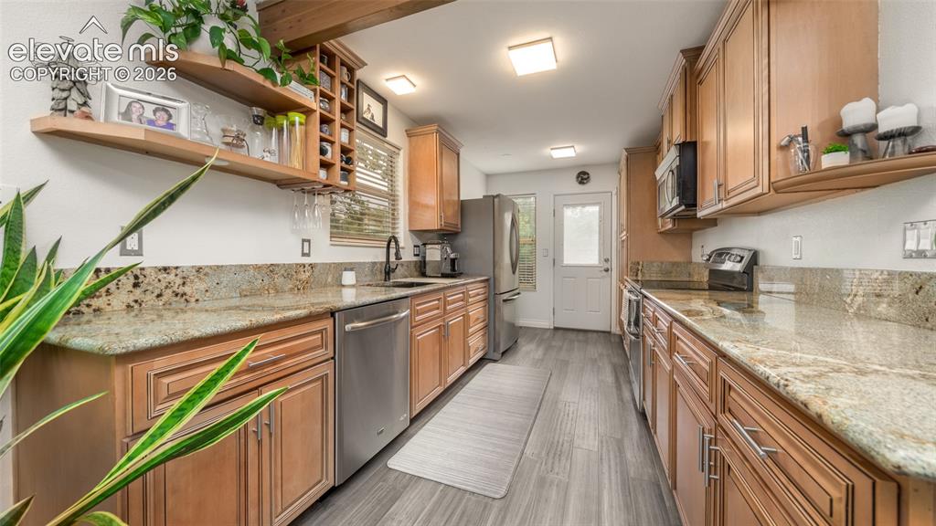 Image 6 of 26: Kitchen