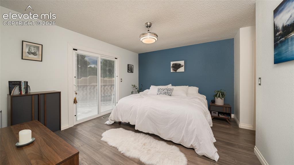 Image 8 of 26: Bedroom
