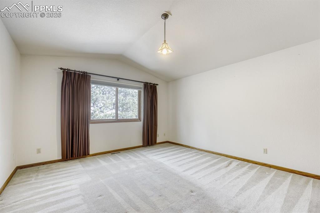 Image 35 of 47: bedroom 3