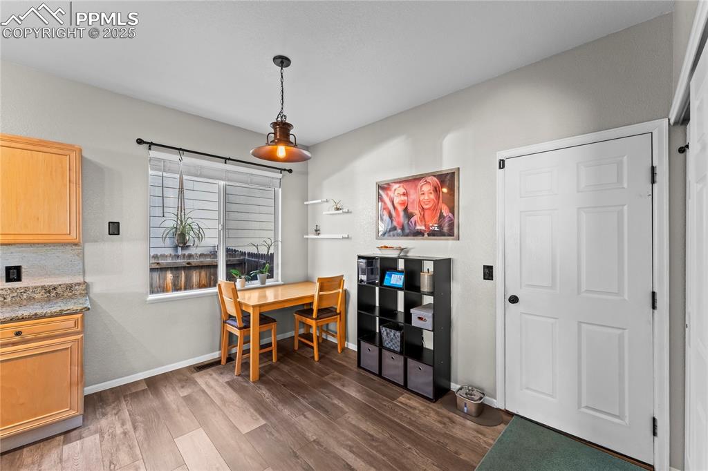 Image 10 of 34: Dining Area