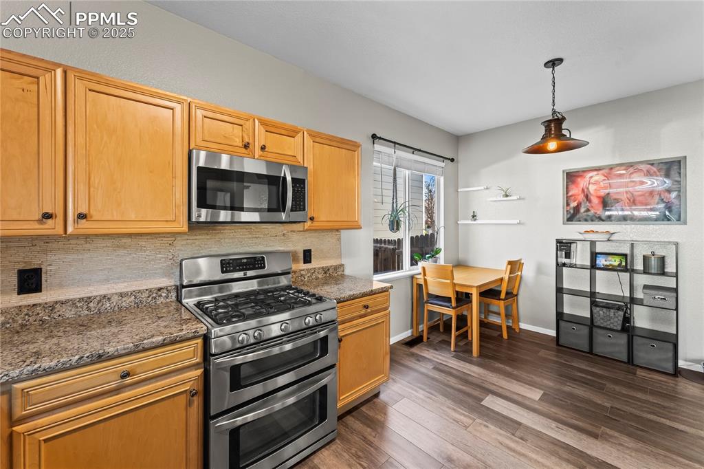 Image 13 of 34: Kitchen