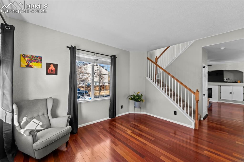 Image 3 of 34: Sitting Room