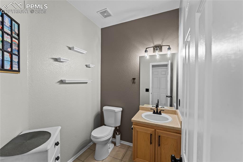 Image 5 of 34: Bathroom