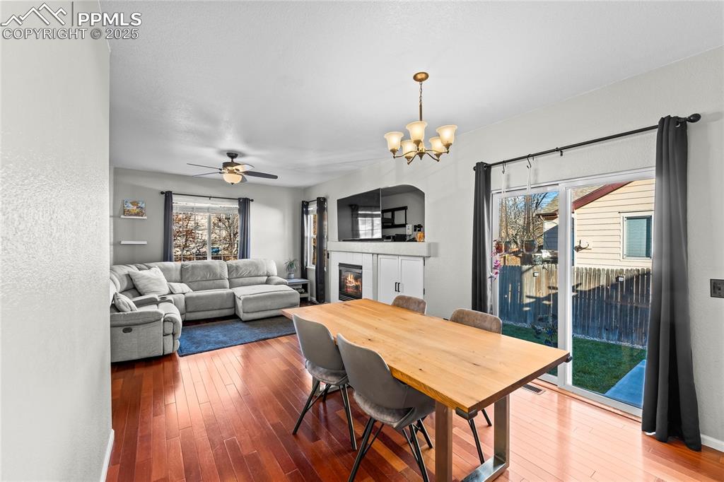 Image 9 of 34: Dining Area