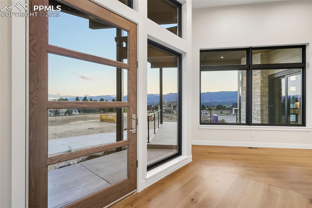 Image 11 of 50: Entry