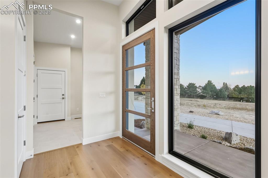 Image 12 of 50: Entry