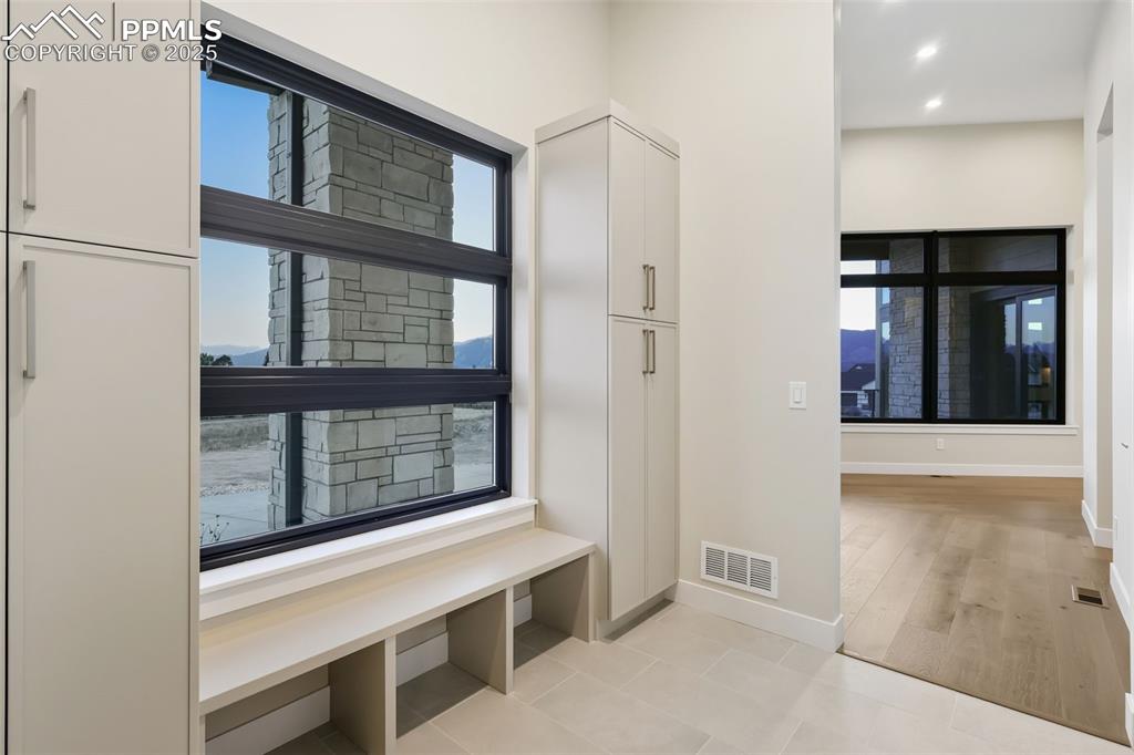 Image 25 of 50: Mud Room