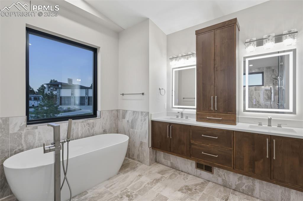 Image 31 of 50: Master Bathroom