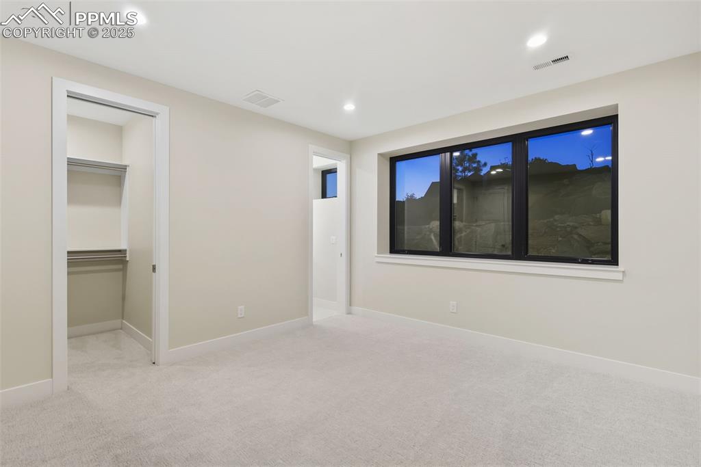 Image 47 of 50: Bedroom