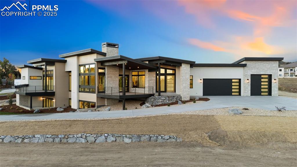 Image 5 of 50: Front of Structure