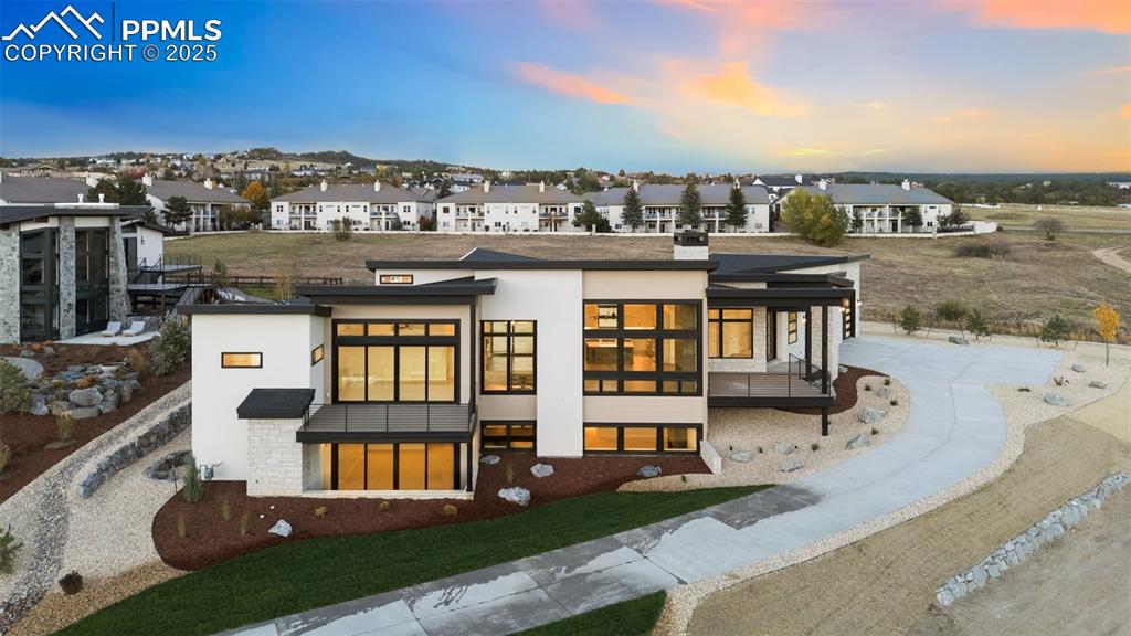 Image 7 of 50: Front of Structure