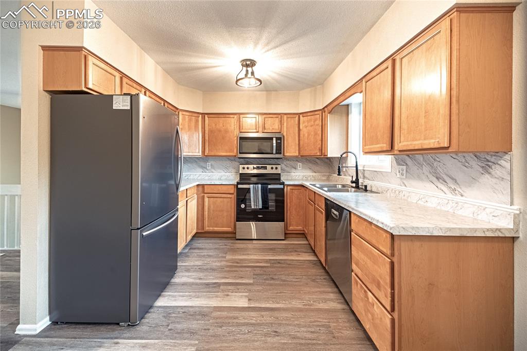 Image 11 of 42: Kitchen