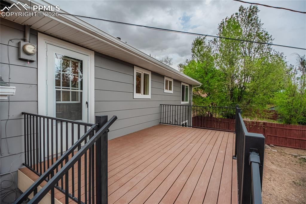 Image 34 of 42: Deck