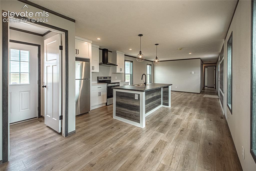 Image 12 of 35: Dining Area